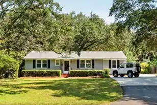 1122 Camellia Dr, Mount Pleasant, SC 29464 - Photo 1