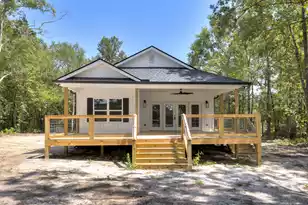 1213 Lesesne Dr, Manning, SC 29102 - Photo 1