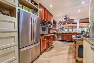 933 Lakeview Drive, Mount Pleasant, SC 29464 - Photo 20