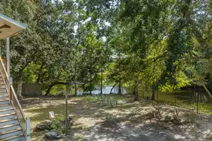 933 Lakeview Dr, Mount Pleasant, SC 29464 - Photo 76