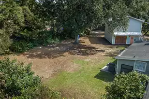 933 Lakeview Dr, Mount Pleasant, SC 29464 - Photo 68