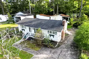 109 Hickory Street W, Andrews, SC 29510 - Photo 1