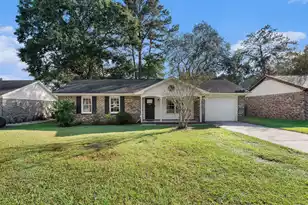 106 Highland Ave, Summerville, SC 29486 - Photo 1