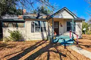 401 Huggins Street W, Manning, SC 29102 - Photo 1