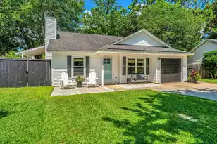 1382 Point Dr W, Mount Pleasant, SC 29466 - Photo 1