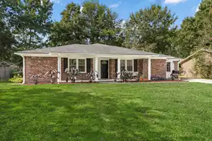 24 Lighthouse Dr, Goose Creek, SC 29445 - Photo 1