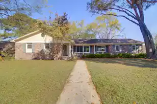 1240 Oakcrest Dr, Charleston, SC 29412 - Photo 1