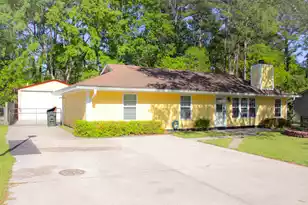 104 Pine Ct, Summerville, SC 29486 - Photo 1