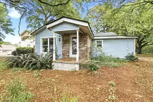 202 Greenwich St, Mount Pleasant, SC 29464 - Photo 1