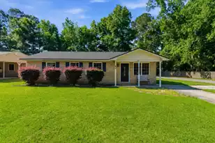 122 Longleaf Dr, Summerville, SC 29483 - Photo 1