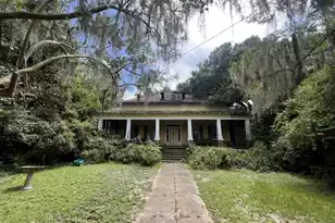 422 Hampton St, Walterboro, SC 29488 - Photo 1