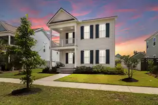 645 Blueway Ave, Summerville, SC 29486 - Photo 1