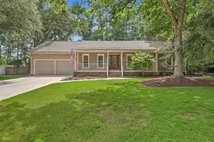 818 Law Ln, Mount Pleasant, SC 29464 - Photo 1