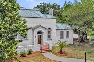 2062 Wappoo Dr, Charleston, SC 29412 - Photo 1