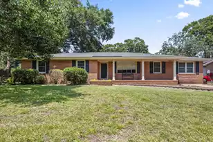 1352 Honeysuckle Ln, Charleston, SC 29412 - Photo 1