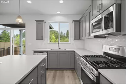 17240 SW Wapato Island Dr SW, Sherwood, OR 97140 - Photo 6