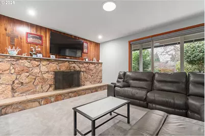 2568 Dover Dr, Eugene, OR 97404 - Photo 8