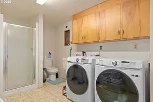 2568 Dover Dr, Eugene, OR 97404 - Photo 38