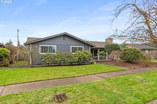 2568 Dover Dr, Eugene, OR 97404 - Photo 2