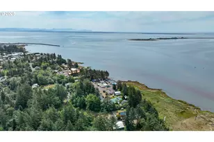 38 3rd St W, Chinook, WA 98614 - Photo 8