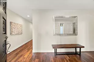 11255 SW Lynnvale Dr, Portland, OR 97225 - Photo 4