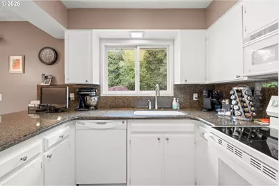 4010 NE 142nd Ave, Portland, OR 97230 - Photo 12