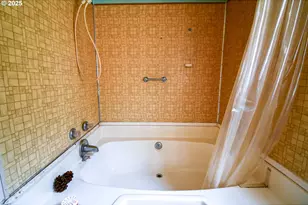 214 Thompson Rd, Riddle, OR 97469 - Photo 24