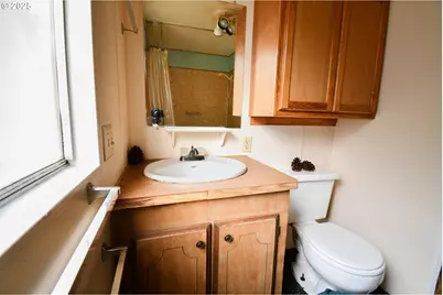 214 Thompson Rd, Riddle, OR 97469 - Photo 22