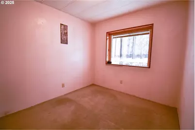 214 Thompson Rd, Riddle, OR 97469 - Photo 12