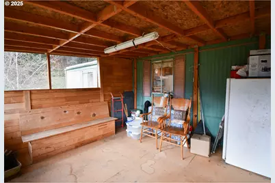 214 Thompson Rd, Riddle, OR 97469 - Photo 6