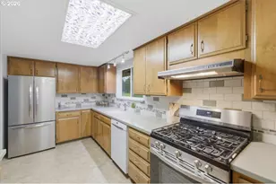 12432 SW King George Dr, Portland, OR 97224 - Photo 16