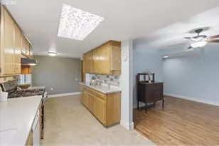 12432 SW King George Dr, Portland, OR 97224 - Photo 18