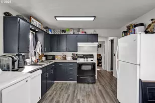 422 Elder St, Drain, OR 97435 - Photo 16