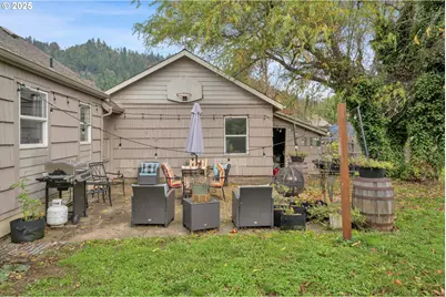 422 Elder St, Drain, OR 97435 - Photo 30