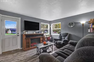 422 Elder St, Drain, OR 97435 - Photo 8