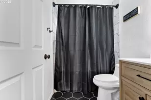 422 Elder St, Drain, OR 97435 - Photo 20