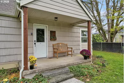 422 Elder St, Drain, OR 97435 - Photo 6