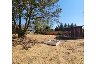 47533 Perkins St, Oakridge, OR 97463 - Photo 24