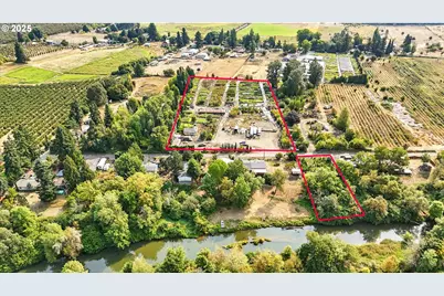 25480 SW Rainbow Ln, Hillsboro, OR 97123 - Photo 1