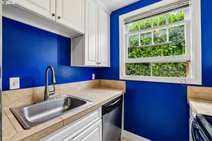 2250 NE Flanders St, Portland, OR 97232 - Photo 14