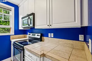 2250 NE Flanders St, Portland, OR 97232 - Photo 12
