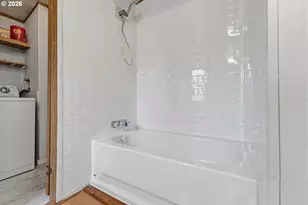 301 E Columbia Dr, Newberg, OR 97132 - Photo 22