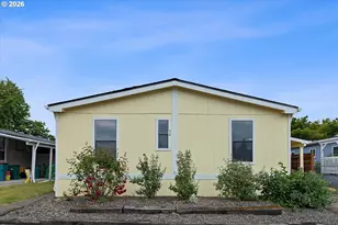 301 E Columbia Dr, Newberg, OR 97132 - Photo 1