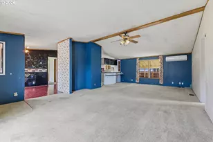 301 E Columbia Dr, Newberg, OR 97132 - Photo 4
