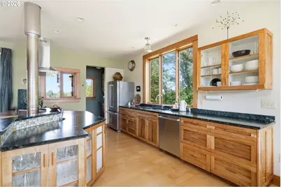16200 NW Gillihan Rd, Portland, OR 97231 - Photo 14