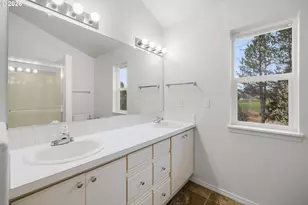 5572 NW 165th Pl, Portland, OR 97229 - Photo 26