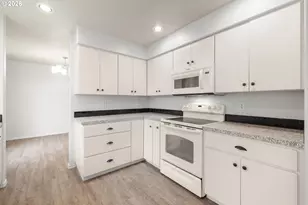 5572 NW 165th Pl, Portland, OR 97229 - Photo 12