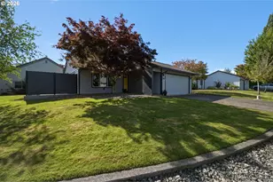 13410 NW Indian Spring Dr, Vancouver, WA 98685 - Photo 2