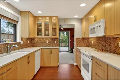 5601 SE Byron Dr, Milwaukie, OR 97267 - Photo 6