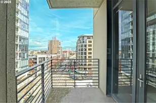 922 NW 11th Ave, Portland, OR 97209 - Photo 12